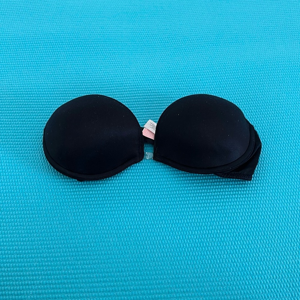 Black Strapless Victoria’s Secret Bra